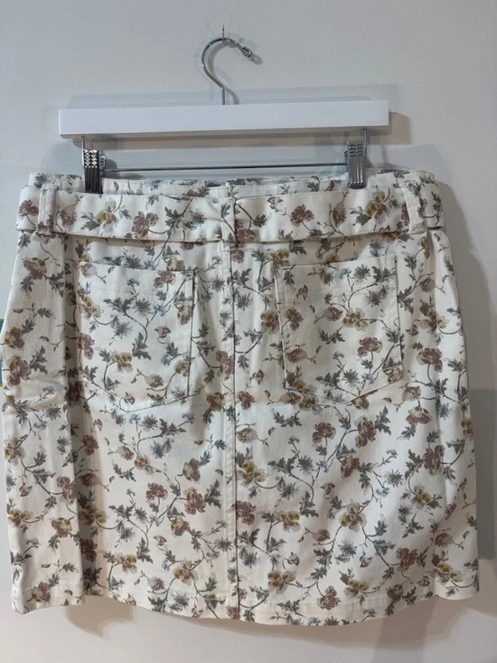 CeCe Floral Tie-Waist Mini Skirt - Cream Floral Size 16 - Picture 4 of 8